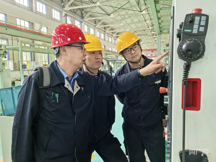 賈永慶帶領(lǐng)團(tuán)隊(duì) （央廣網(wǎng)記者丁安 攝）