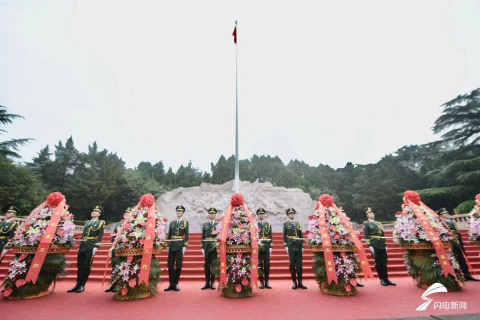 英雄山上再立豐碑！濟南市為2025年尋親成功濟南戰(zhàn)役無名烈士舉行立碑儀式