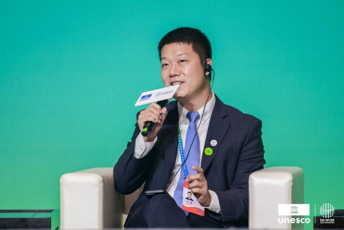 图注：蚂蚁森林基金会秘书长王小颖现场分享