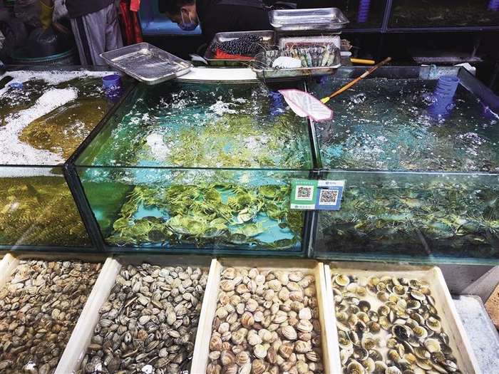“开海季”各类海鲜上市