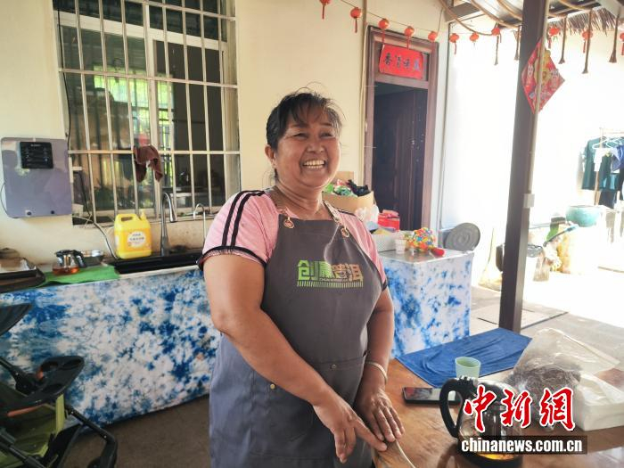 村民罗亚琼。中新网 刘越 摄 