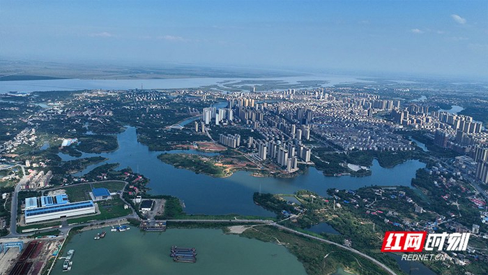 俯瞰沅江市城區(qū)。