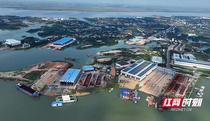 沅江市的船舶制造基地（航拍圖）。