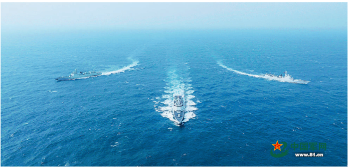 　　前不久，海军某支队组织海上编队训练。朱雄滔摄　