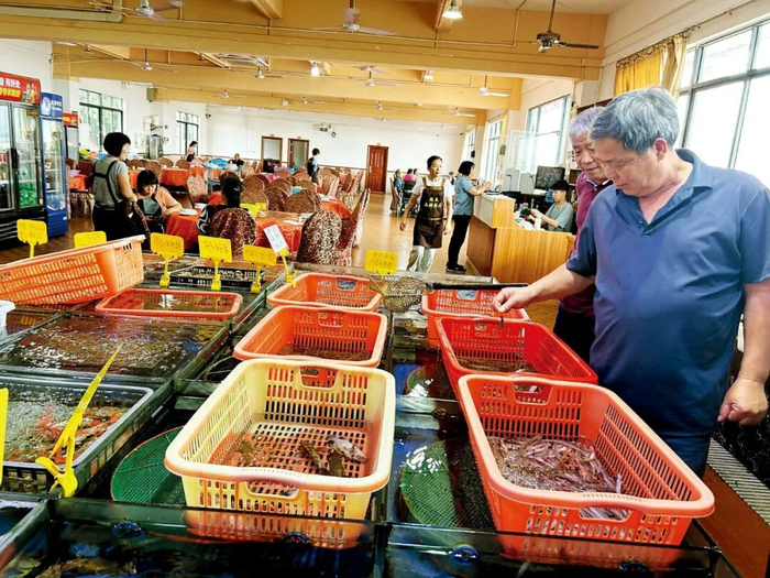 广东珠海市一家看菜点菜的海鲜餐厅  图/受访者提供