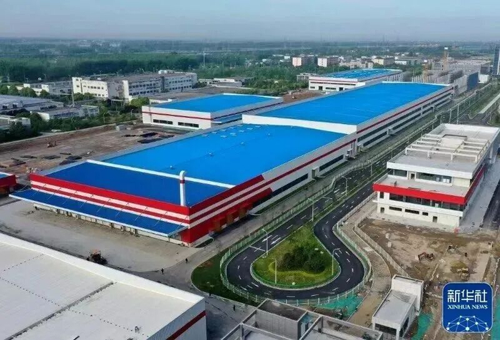 在建的淮南高新区新能源汽车及装备制造产业园项目。新华社客户端发（张越 摄）