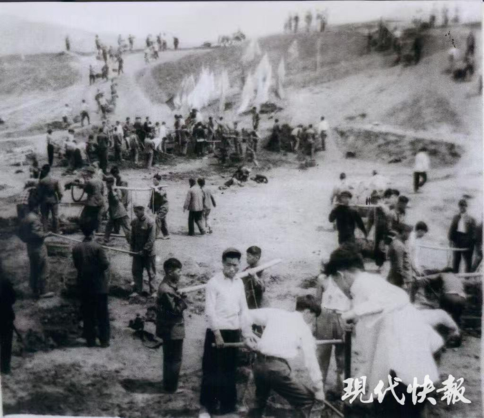 云龙湖开挖时的场景
