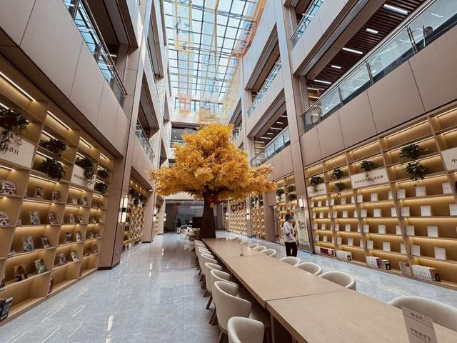 图说：新建成的巴楚胡杨书院。