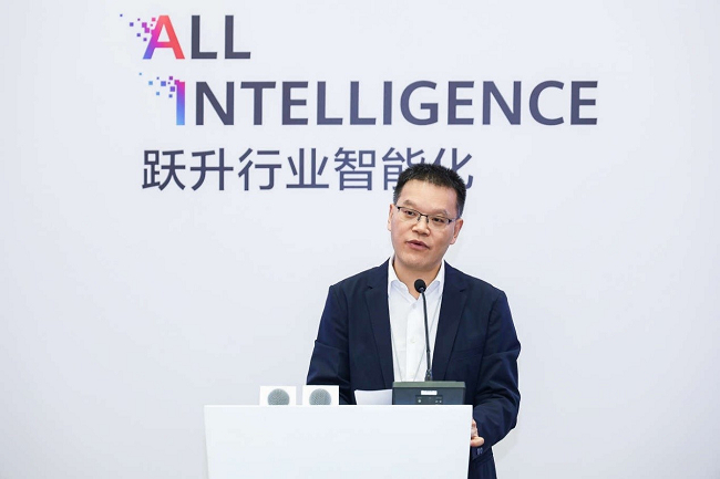     华为交通智慧化军团COO沈素荣