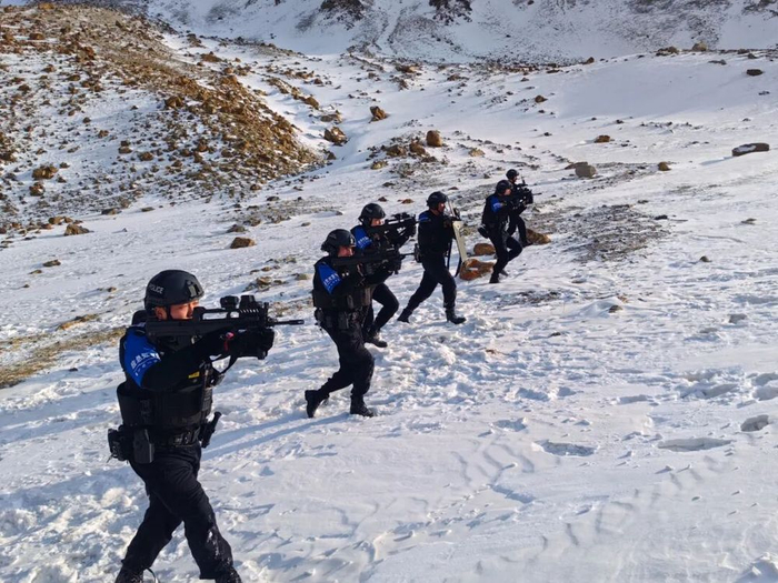 民警實(shí)戰(zhàn)訓(xùn)練畫面