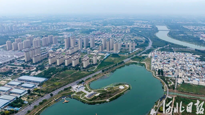 9月15日，无人机拍摄的邢台百泉鸳水公园。河北日报客户端记者赵永辉摄