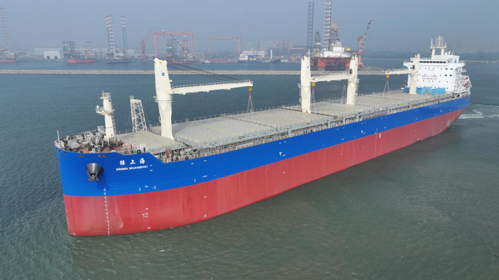 全國首例境內(nèi)船舶出口退稅懸掛五星紅旗租賃業(yè)務(wù)落地洋浦