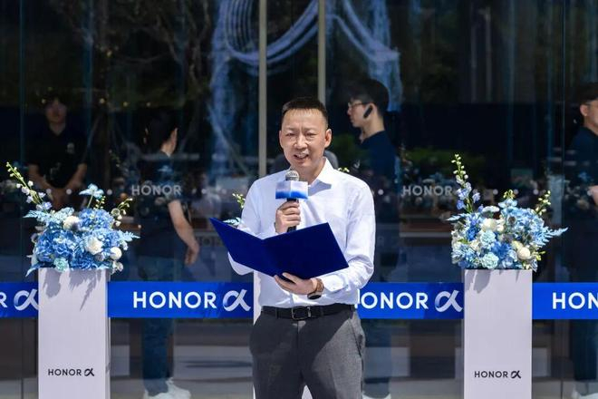 图为：荣耀CEO李健  来源：荣耀