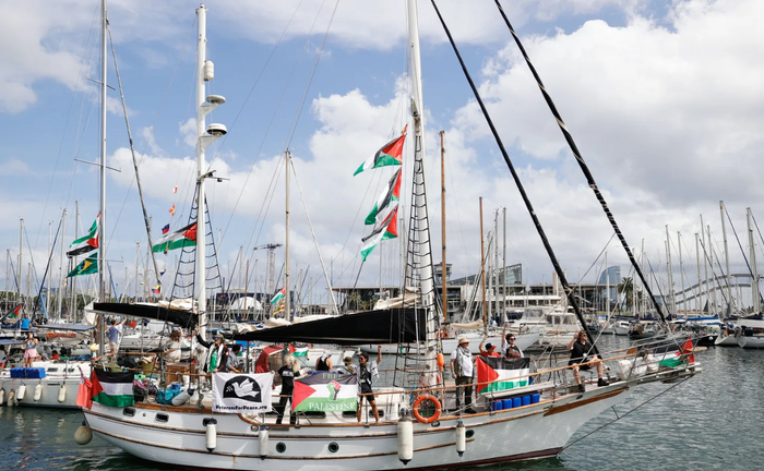 △“全球坚韧船队”的一艘船只