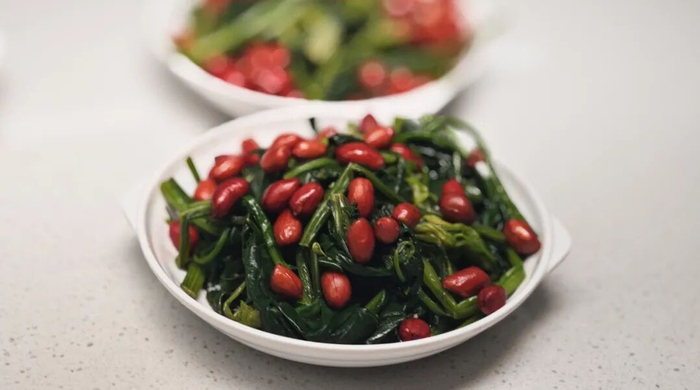 果仁菠菜 健康时报 任璇 摄