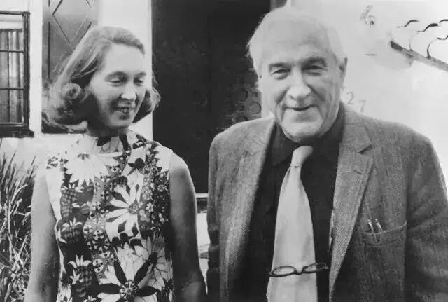 珍·古道尔和路易斯·利基图自JGI