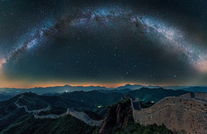 金山岭长城星空。图片来源：视觉中国