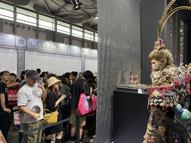 展会现场，简工博摄