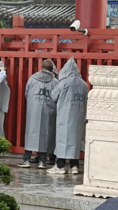 游客就餐现场图/图源：大河网