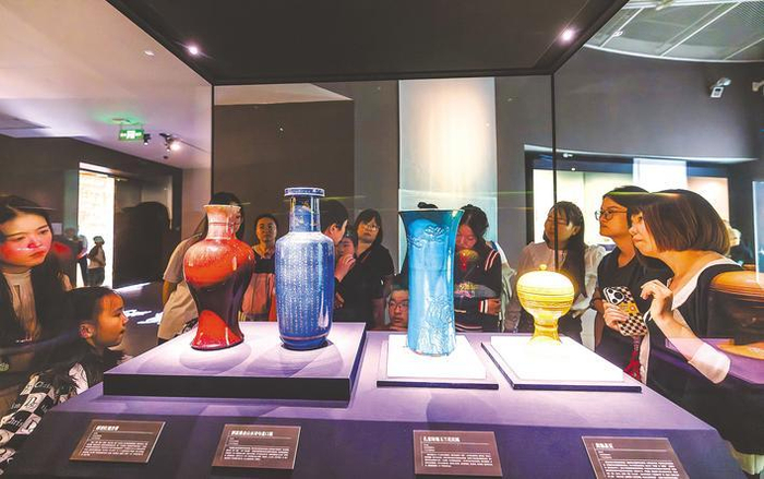 “江流万古——长江流域古代文明瑰宝展”人气爆棚。    （湖北日报全媒记者 薛婷 摄）