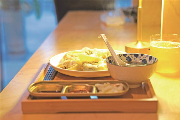 馄饨酒肆 （张轶伦 摄）