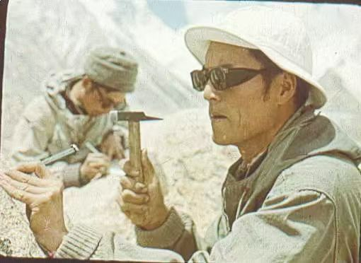 魏江春在珠穆朗玛峰考察