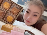 李梦晒照：中秋团圆节 天涯共此时…… 祝大家中秋快乐！