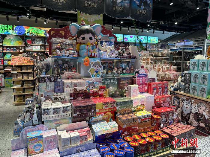 图为郑州城区一家商场里的谷子店。　王佳宁 摄