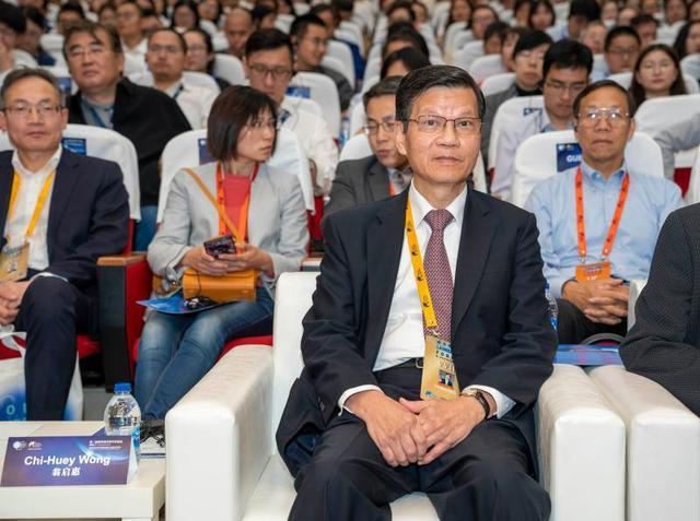 翁启惠参加世界顶尖科学家论坛活动。孟雨涵 摄
