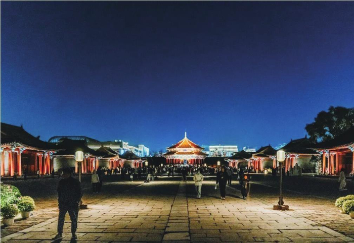         中秋佳节，沈阳故宫举办“中秋夜”活动，提供宫中赏月新体验。沈阳故宫博物院供图