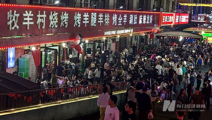 淄博网红烧烤店依旧人头攒动 图片来源：每经记者 彭斐 摄