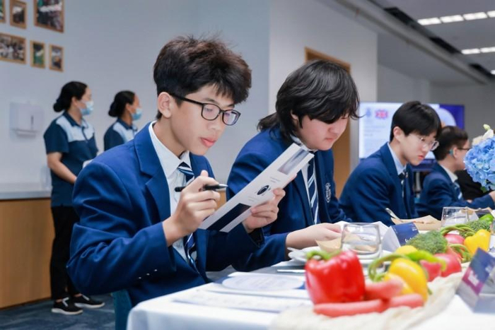 △活动设置了“学生评审”“家长共品”环节，让学生和家长参与提升校园餐饮体验