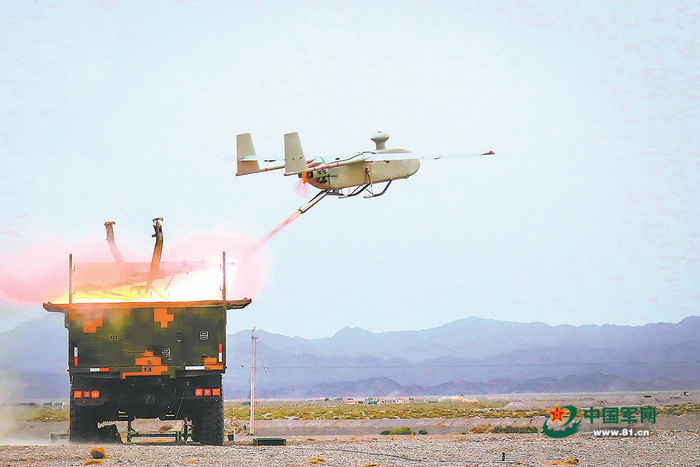 　　陆军某旅开展无人机侦察训练（资料照片）。黄鹤明摄