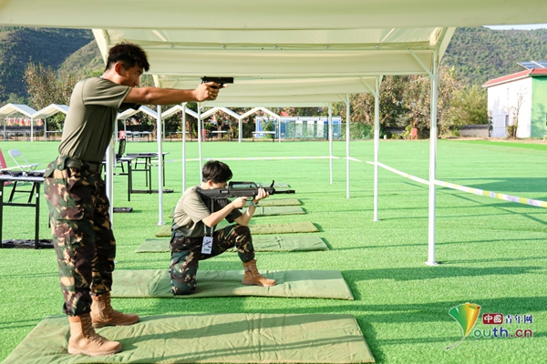 模拟射击体验。主办方供图