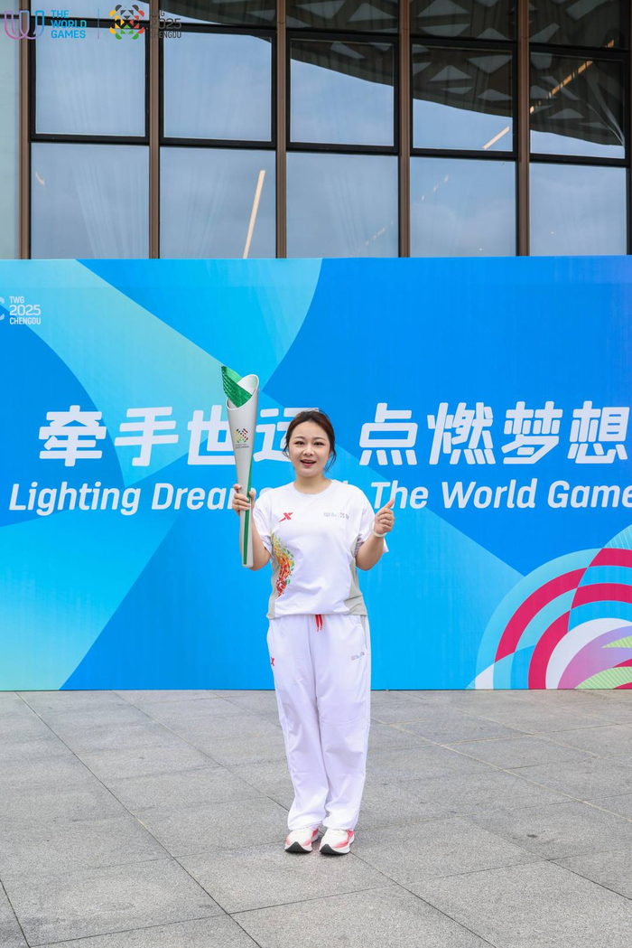吕艳婷担任成都世运会火炬手