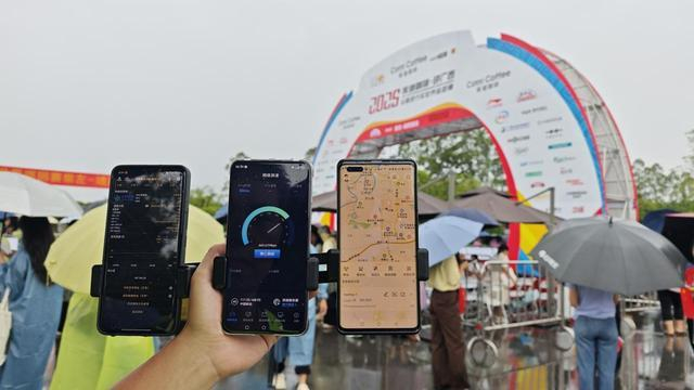 5G网络流畅无卡顿满足赛事现场高密度、高客流的用户通信需求 徐日燕 摄