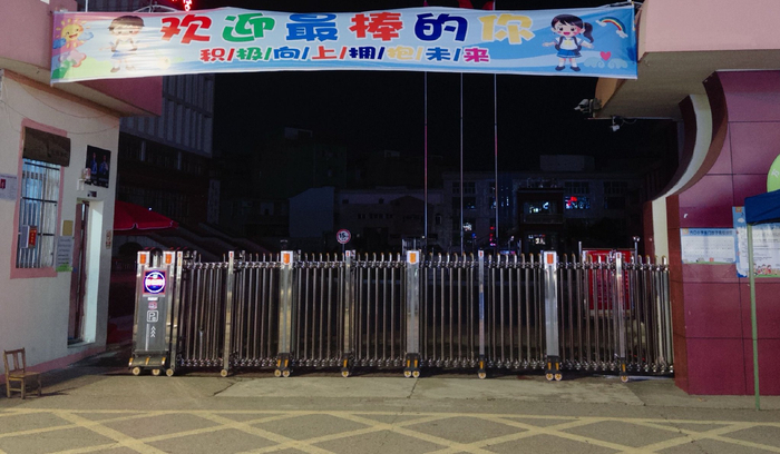 县内一所小学 图源：时代周报记者 傅一波