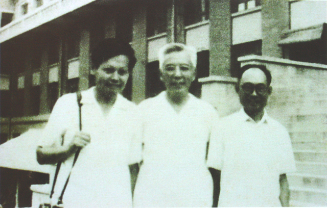 杨振宁与周培源（中）、王竹溪（右）
