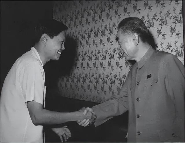 1971年，杨振宁第一次见到周总理