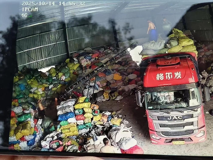 宜春仓库监控视频截图（受访人供图）