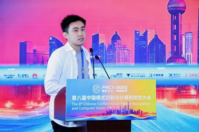 图说：华中科技大学教授刘禹良进行主题分享