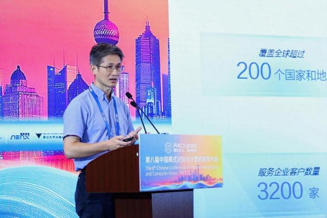 图说：合合信息图像算法研发总监郭丰俊进行主题分享