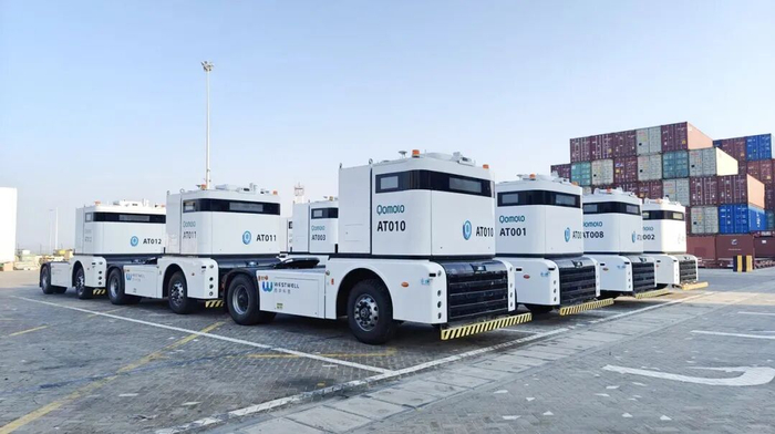 图：西井科技Q-Truck在阿布扎比港口；图源：CSP ADT