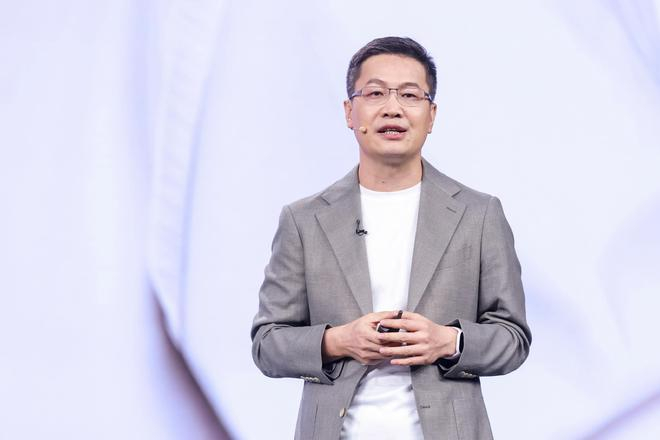 小米集团合伙人、总裁卢伟冰。图片来源：小米