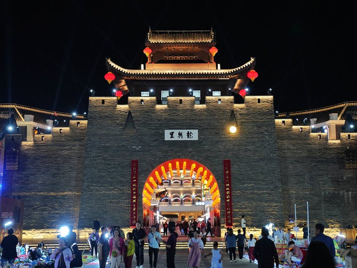 通化龙兴里文旅小镇。人民网记者李洋摄