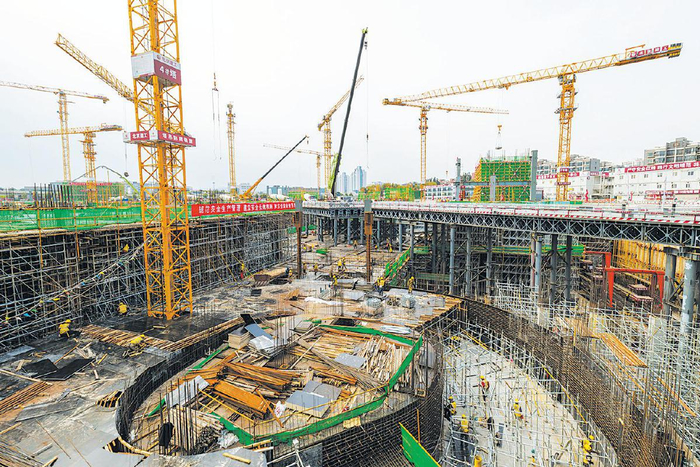 10月22日，海淀区在施最大商业综合体安宁庄项目全面冲出正负零，进入地上结构施工阶段。本版摄影/新京报记者　王子诚
