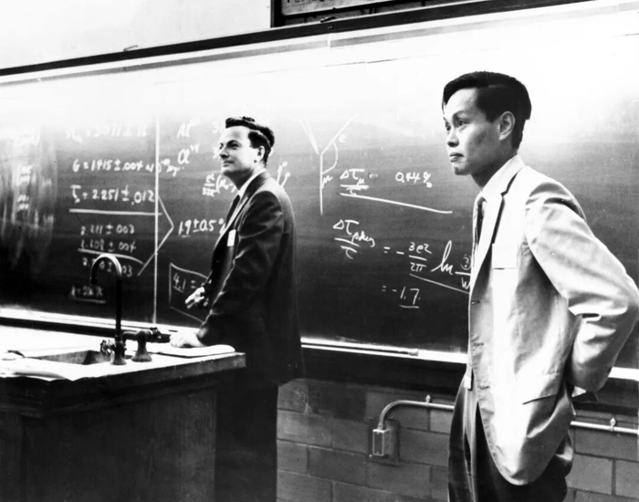 1955年,物理学家杨振宁与理查德·费曼。图/视觉中国