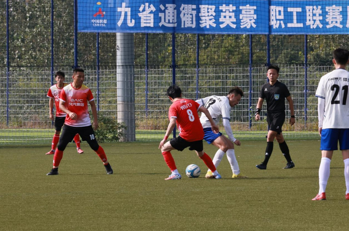 （武汉赛区决赛进行得精彩激烈）