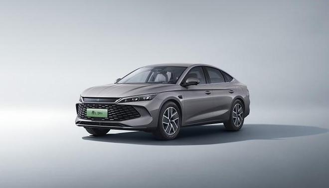  图片来源：比亚迪 图例为秦L 比亚迪双车年度更新 关键词：紧凑型SUV/中型轿车/9.68至13.98万元/纯电续航提升