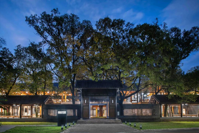 周前艺术公社建成后。